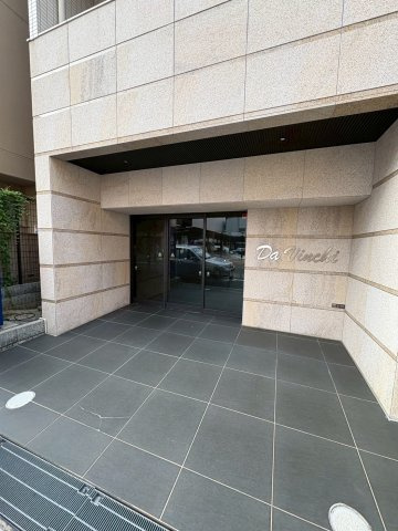 大阪市西区立売堀３丁目の賃貸マンションのエントランス