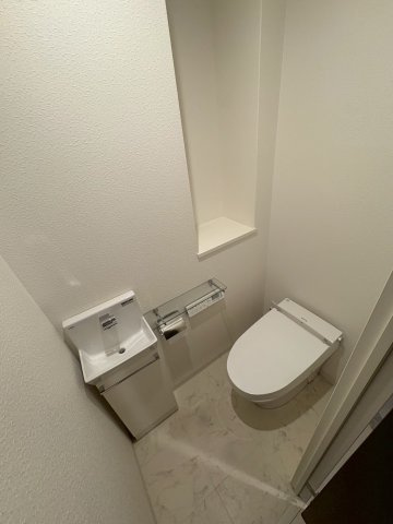 大阪市西区立売堀３丁目の賃貸マンションのトイレ