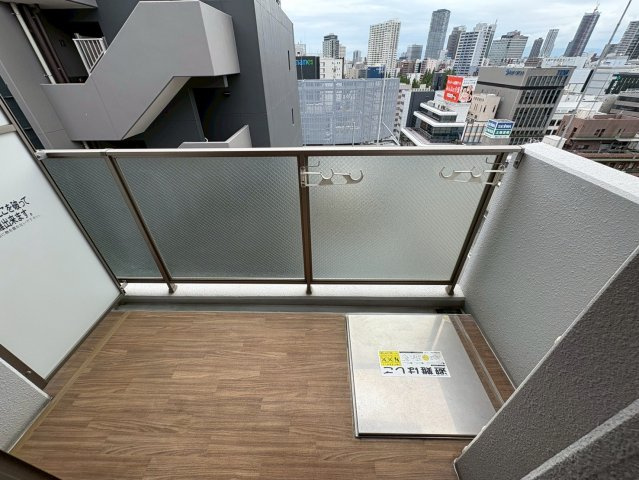 大阪市中央区本町４丁目の賃貸マンションのバルコニー