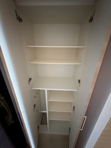 大阪市中央区本町４丁目の賃貸マンションの収納