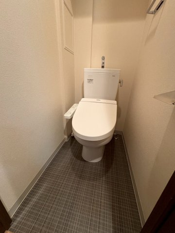 大阪市西区京町堀３丁目の賃貸マンションのトイレ