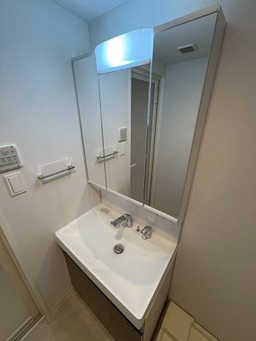 大阪市西区江之子島１丁目の賃貸マンションの洗面所