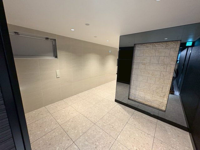 大阪市西区江之子島１丁目の賃貸マンションのロビー