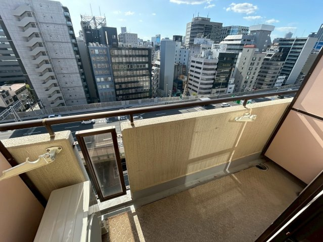 大阪市中央区南久宝寺町４丁目の賃貸マンションのバルコニー