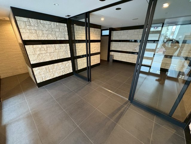 大阪市西区九条３丁目の賃貸マンションのロビー