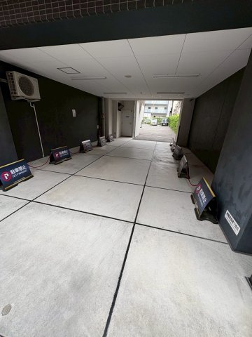 大阪市西区九条３丁目の賃貸マンションの駐車場