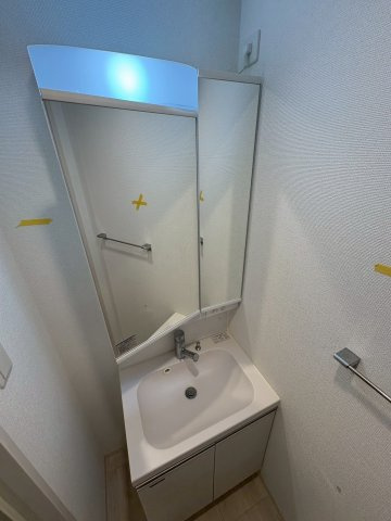 大阪市西区九条３丁目の賃貸マンションの玄関