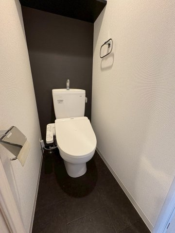 大阪市西区九条３丁目の賃貸マンションのトイレ