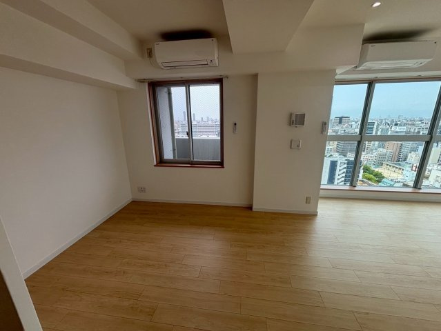 大阪市西区新町１丁目の賃貸マンションの居間・リビング