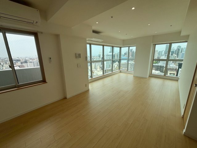 大阪市西区新町１丁目の賃貸マンションの居間・リビング