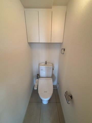 大阪市西区新町１丁目の賃貸マンションのトイレ