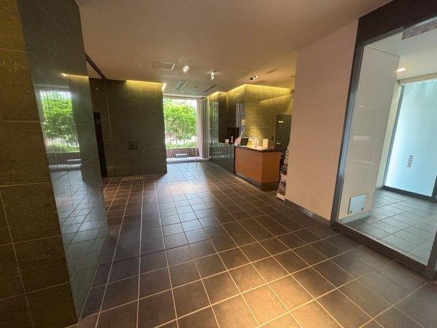 大阪市西区新町１丁目の賃貸マンションのロビー