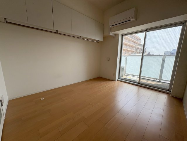 大阪市西区本田４丁目の賃貸マンションの居間・リビング