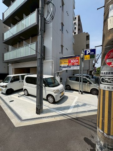 大阪市西区本田４丁目の賃貸マンションの駐車場