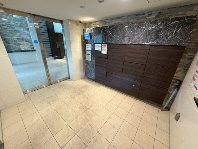 大阪市西区江之子島１丁目の賃貸マンションのロビー