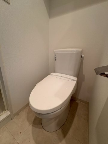 大阪市西区江之子島１丁目の賃貸マンションのトイレ