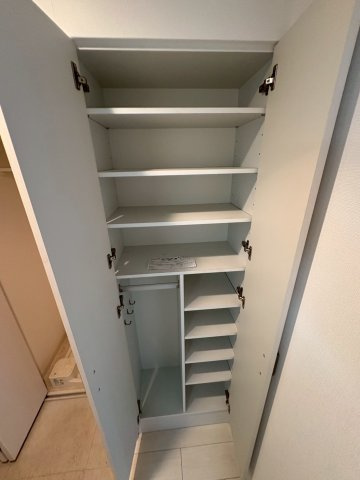 大阪市西区江之子島１丁目の賃貸マンションの収納