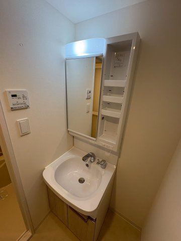 大阪市西区立売堀６丁目の賃貸マンションの洗面所