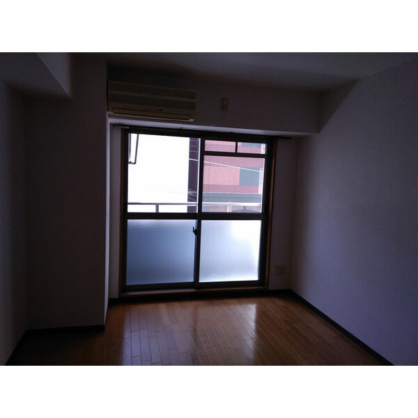 大阪市西区新町１丁目の賃貸マンションの居間・リビング