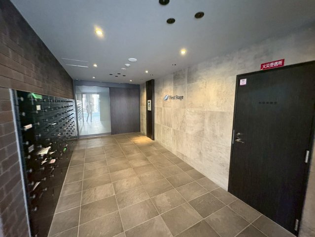 大阪市西区江戸堀２丁目の賃貸マンションのロビー