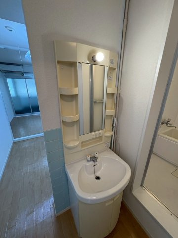 大阪市西区江戸堀３丁目の賃貸マンションの洗面所