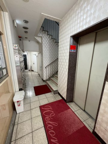 大阪市西区江戸堀３丁目の賃貸マンションのロビー