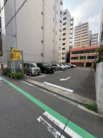 大阪市西区京町堀１丁目の賃貸マンションの駐車場
