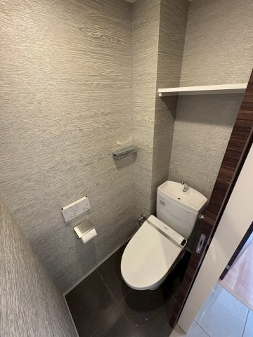 大阪市西区京町堀１丁目の賃貸マンションのトイレ