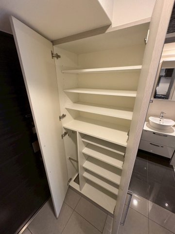 大阪市西区京町堀１丁目の賃貸マンションの収納