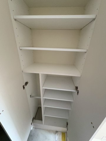 大阪市西区靱本町２丁目の賃貸マンションの収納