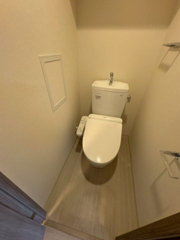 大阪市西区九条２丁目の賃貸マンションのトイレ