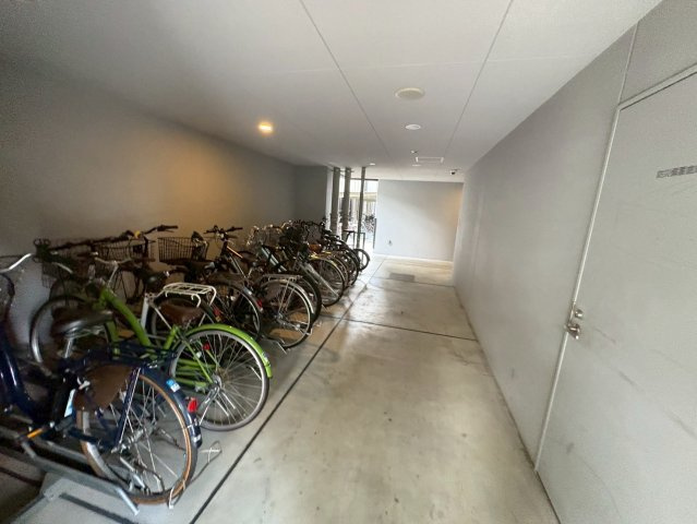 大阪市西区九条２丁目の賃貸マンションのロビー