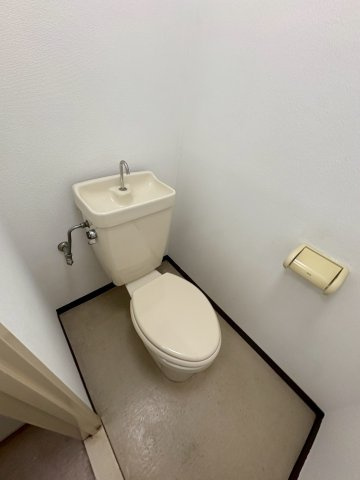 大阪市西区川口３丁目の賃貸マンションのトイレ