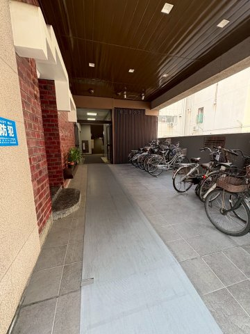 大阪市西区南堀江４丁目の賃貸マンションのエントランス