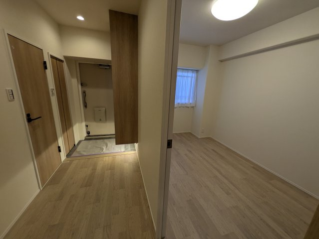 南向きの専用庭がある地に足のついた【ハイラーク横浜白山】リフォームの洋室|洋室です