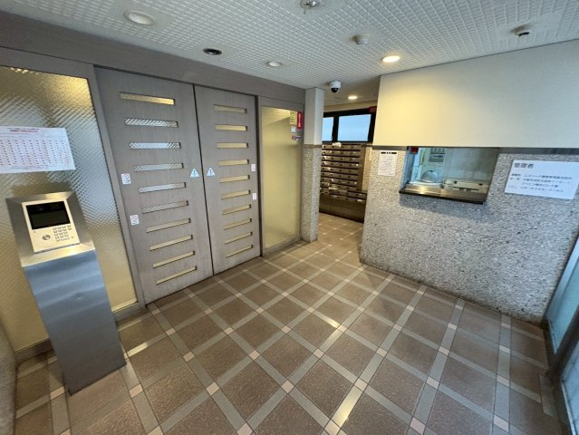 大阪市西区阿波座１丁目の賃貸マンションのエントランス