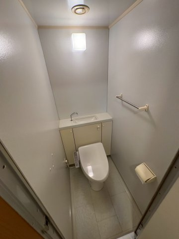 大阪市西区九条１丁目の賃貸マンションのトイレ