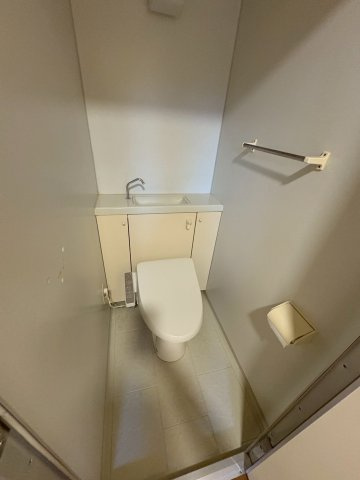 大阪市西区九条１丁目の賃貸マンションのトイレ