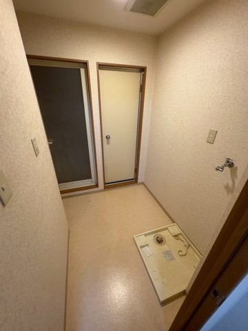 大阪市西区九条１丁目の賃貸マンションの玄関