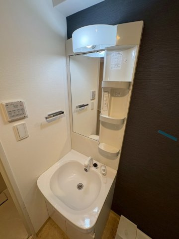 大阪市西区江戸堀３丁目の賃貸マンションの洗面所