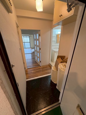 大阪市西区京町堀３丁目の賃貸マンションの玄関