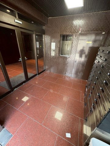 大阪市西区京町堀３丁目の賃貸マンションのロビー