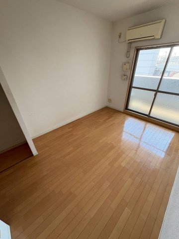 大阪市福島区海老江１丁目の賃貸マンションの居間・リビング