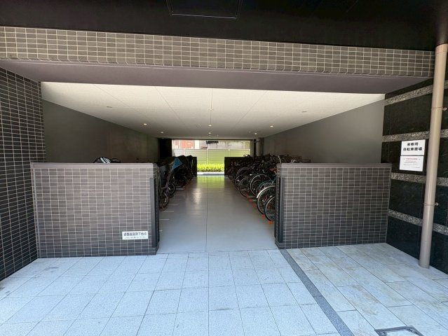 大阪市福島区吉野５丁目の賃貸マンションのエントランス