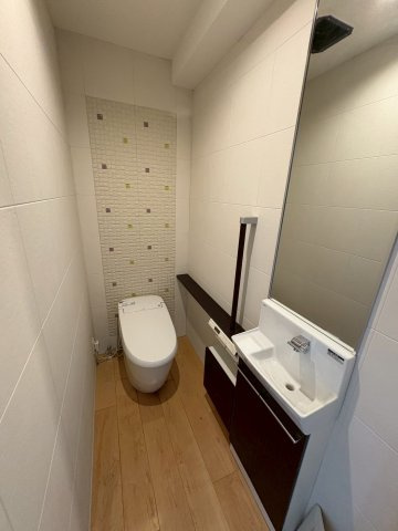 大阪市福島区吉野５丁目の賃貸マンションのトイレ