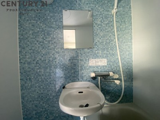 浴室内に洗面台付き！
