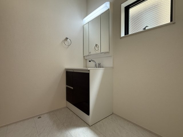 神戸市垂水区北舞子３丁目新築戸建の独立洗面台