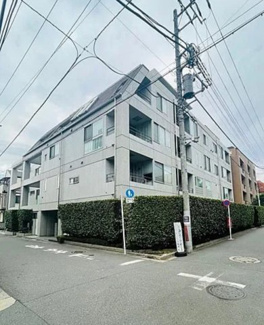 【外観】 | 鉄筋コンクリート造のがっちりとした建物。