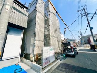 【外観】 | 南花田町　新築一戸建 | 【ＬＤＫ約１６．７帖以上】大きな窓のあるリビングは、陽光あふれる明るい空間です♪居心地良く、ご家族皆がゆったり寛げる憩いの空間となりそうです♪