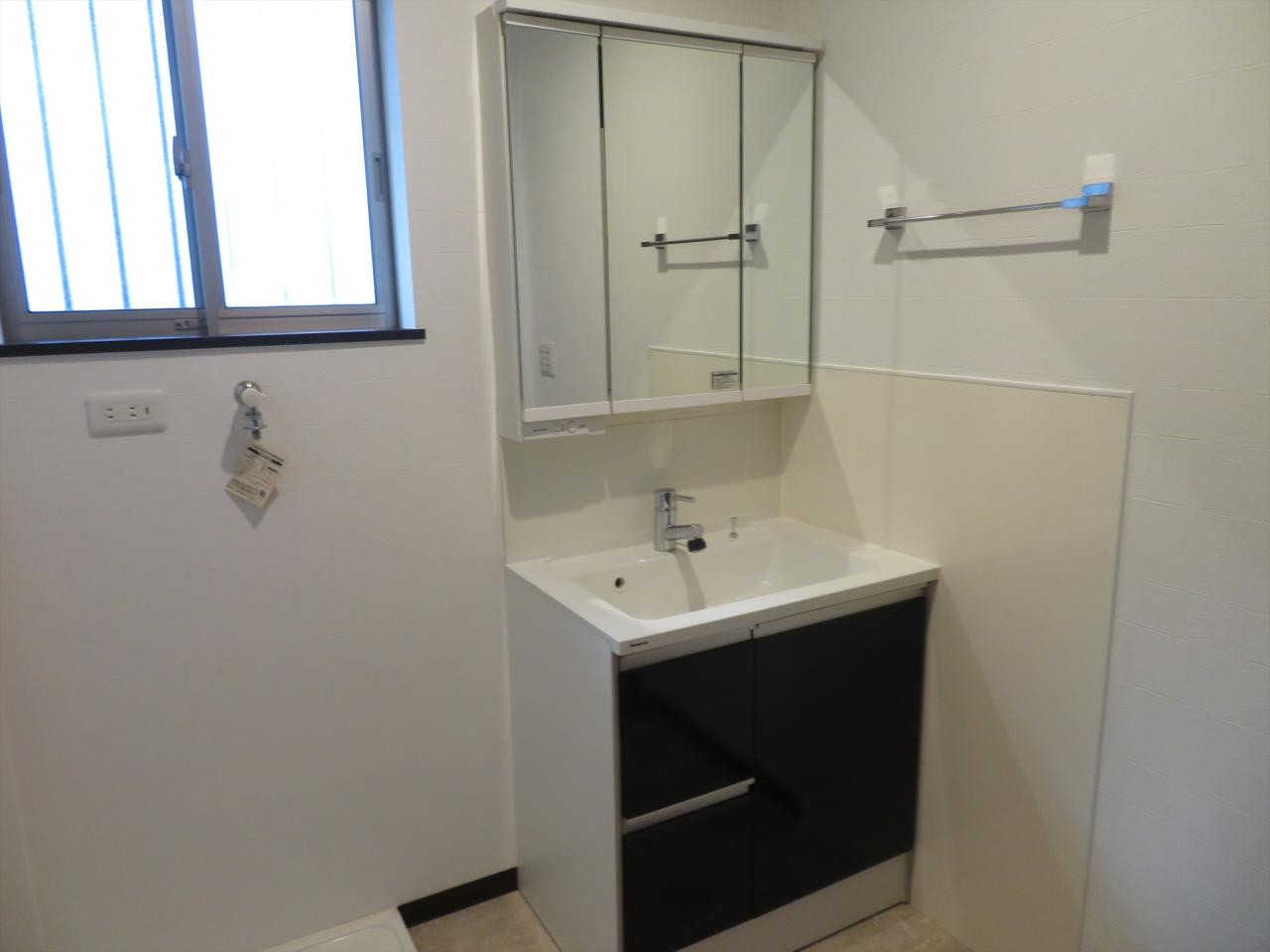 土佐市宇佐町宇佐　中古住宅の独立洗面台